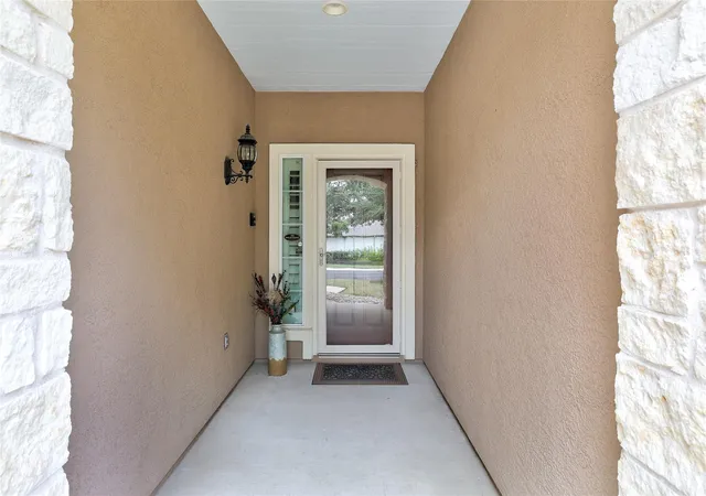Photo 4 of Single family home for sale at 707 Apache Mountain Ln, Georgetown, TX 78633 | MLS# 3301620 | Listing updated on 2026-10-27