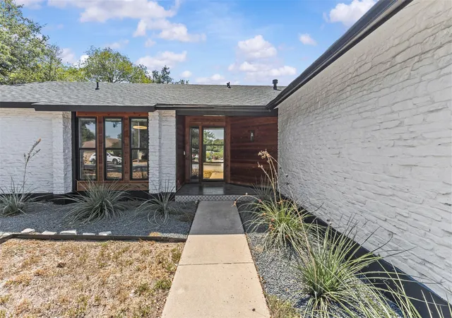 Photo 3 of Single family home for sale at 3301 Western Dr, Austin, TX 78745 | MLS# 1758281 | Listing updated on 2026-10-07