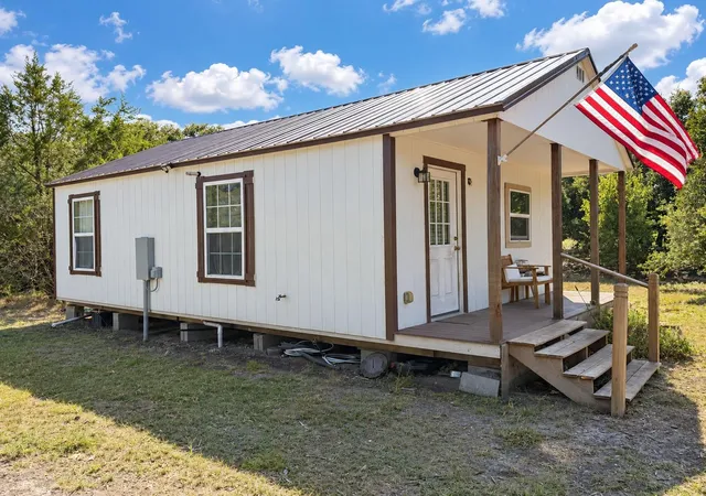Photo 2 of House for sale at 463 Rolling Hills Dr, Lampasas, TX 76550 | MLS# 3641686 | Listing updated on 2026-10-02