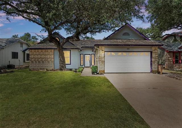 Single family home for sale at 5802 Abilene Trl, Austin, TX 78749 | MLS# 6558400