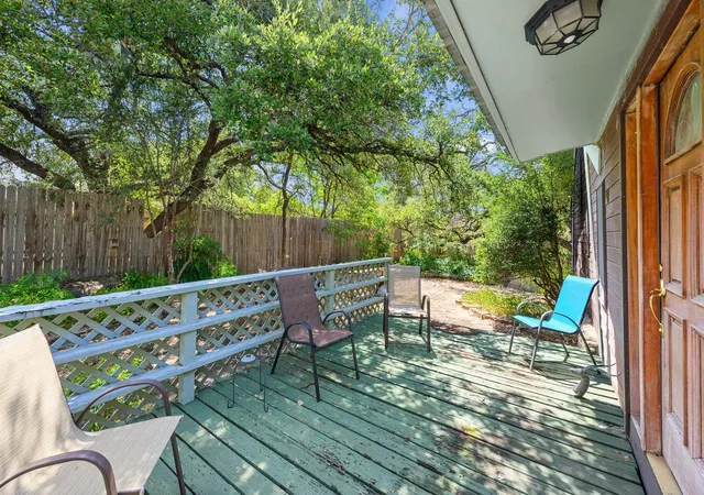 Photo 3 of Single family home for sale at 301 Yonder Dr, Spicewood, TX 78669 | MLS# 9193525 | Listing updated on 2026-10-07