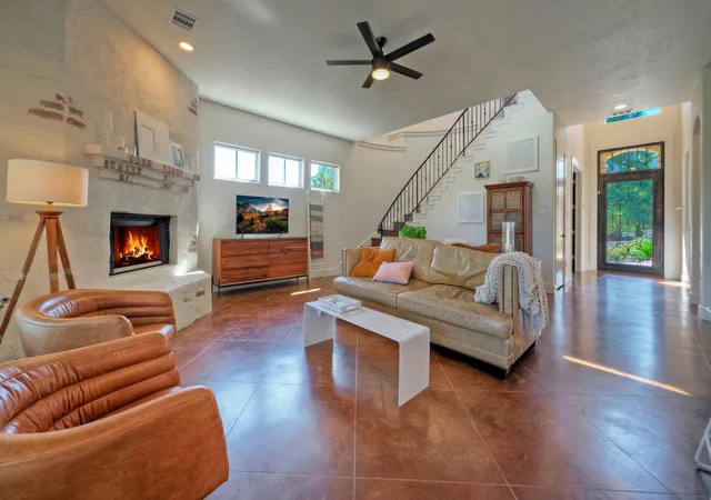 Photo 4 of Single family home for sale at 1902 Lakeway Blvd, Lakeway, TX 78734 | MLS# 6224855 | Listing updated on 2026-10-30