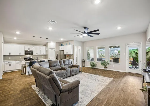 Photo 3 of Single family home for sale at 565 Apache Plum Dr, Kyle, TX 78640 | MLS# 6009322 | Listing updated on 2026-10-05