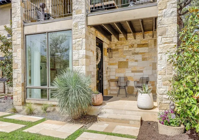 Photo 2 of Single family home for sale at 606 Josephine St, Austin, TX 78704 | MLS# 5221847 | Listing updated on 2026-10-28