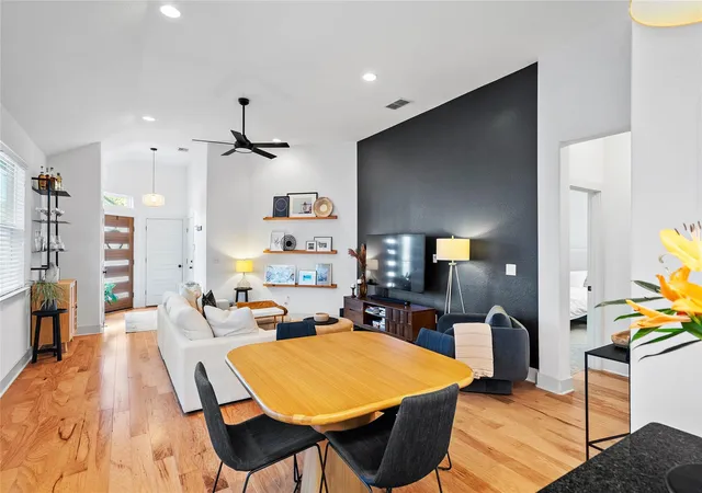 Photo 2 of Single family home for sale at 1412 Casa Dr, Austin, TX 78745 | MLS# 2733459 | Listing updated on 2026-10-08