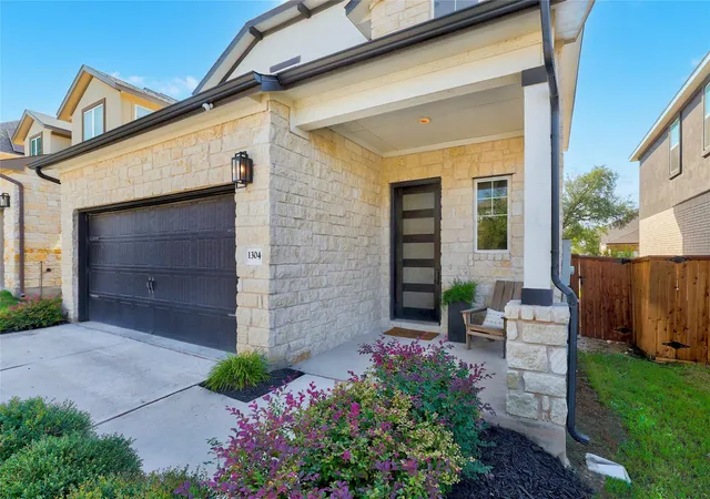 Photo 1 of Single family home for sale at 1304 Kneehigh Ln, Georgetown, TX 78633 | MLS# 5122774 | Listing updated on 2026-10-10