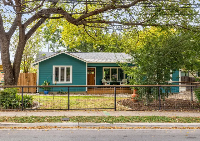 Single family home for sale at 1109 Justin Ln, Austin, TX 78757 | MLS# 1771744