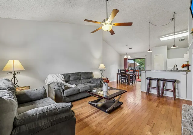 Photo 4 of Single family home for sale at 1705 Primrose Trl, Round Rock, TX 78664 | MLS# 7832580 | Listing updated on 2026-10-09