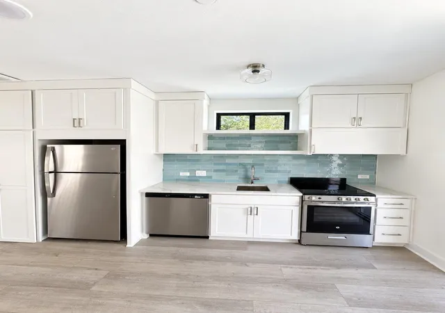Photo 3 of Condo for sale at 605 E 55th Street #4, Austin, TX 78751 | MLS# 4857776 | Listing updated on 2026-10-07