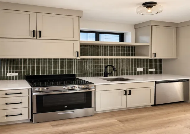 Photo 2 of Condo for sale at 605 E 55th Street #5, Austin, TX 78751 | MLS# 8662432 | Listing updated on 2026-10-07