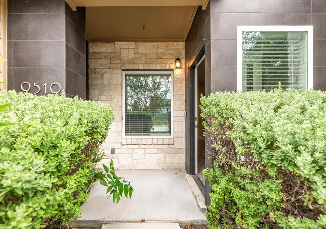 Photo 2 of Townhouse for sale at 9510 Whisper Willow Blvd, Manor, TX 78653 | MLS# 6071564 | Listing updated on 2026-10-06