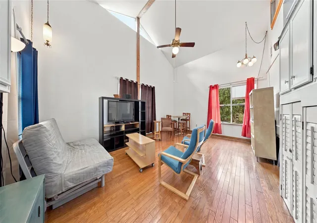 Photo 3 of Single family home for sale at 802 N Myrtle St, Georgetown, TX 78626 | MLS# 5983859 | Listing updated on 2026-10-07