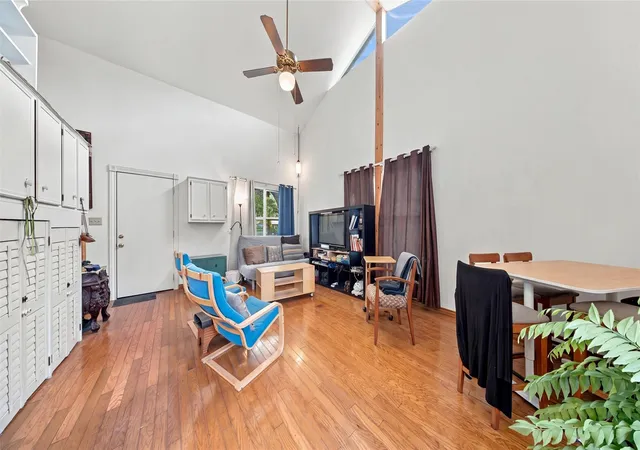 Photo 3 of Single family home for sale at 802 N Myrtle St, Georgetown, TX 78626 | MLS# 5983859 | Listing updated on 2026-10-07
