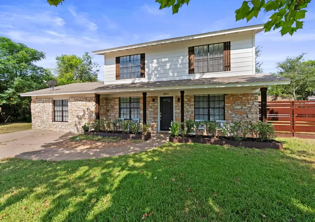 Single family home for sale at 3001 Maplelawn Cir, Austin, TX 78723 | MLS# 4377595