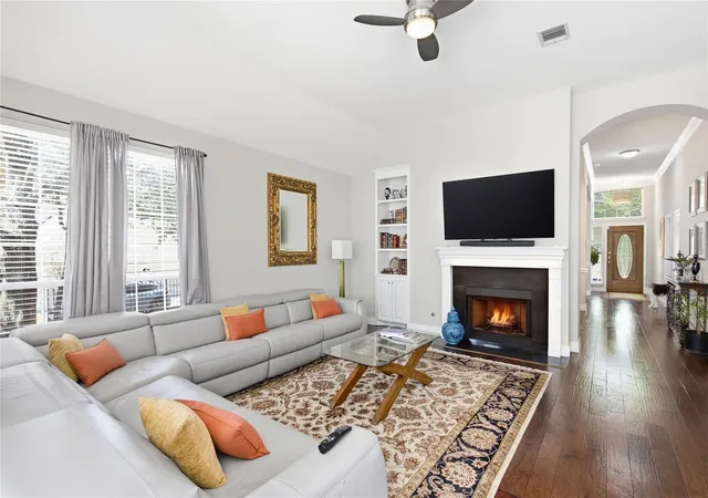 Photo 1 of Single family home for sale at 7435 Fireoak Dr, Austin, TX 78759 | MLS# 4979440 | Listing updated on 2026-10-09