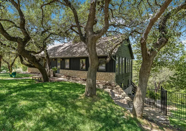 Photo 4 of Single family home for sale at 5110 Lucas Ln, Austin, TX 78731 | MLS# 4914600 | Listing updated on 2026-10-02