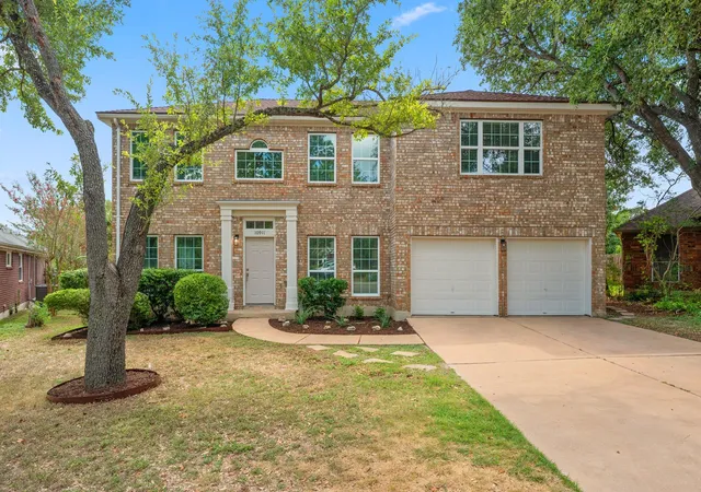 Single family home for sale at 10911 Grassmere Ct, Austin, TX 78739 | MLS# 9320284