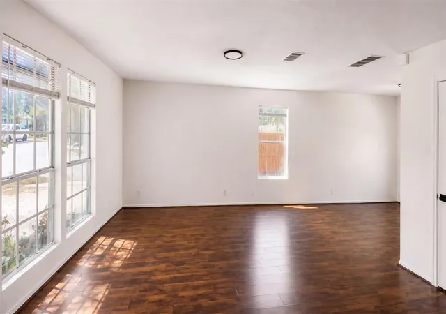 Photo 3 of Single family home for sale at 13800 Spring Heath Rd, Pflugerville, TX 78660 | MLS# 1779914 | Listing updated on 2026-10-06