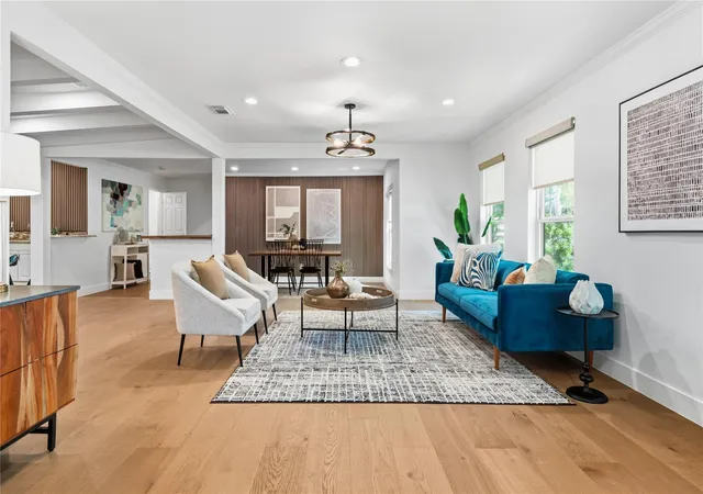 Photo 2 of Single family home for sale at 5718 Highland Hills Dr, Austin, TX 78731 | MLS# 2986990 | Listing updated on 2026-10-03