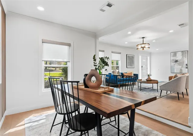 Photo 4 of Single family home for sale at 5718 Highland Hills Dr, Austin, TX 78731 | MLS# 2986990 | Listing updated on 2026-10-03