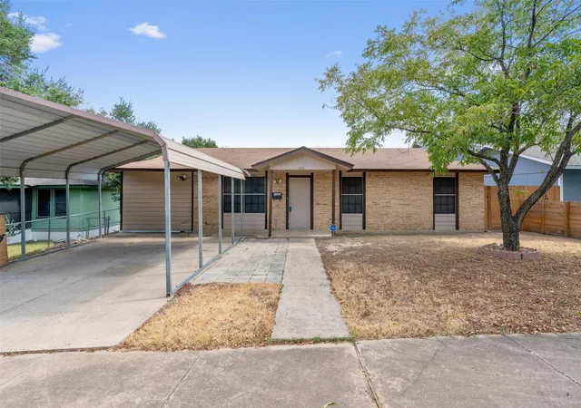 Photo 2 of Single family home for sale at 1113 Lawson Ln, Austin, TX 78702 | MLS# 5054529 | Listing updated on 2026-10-01