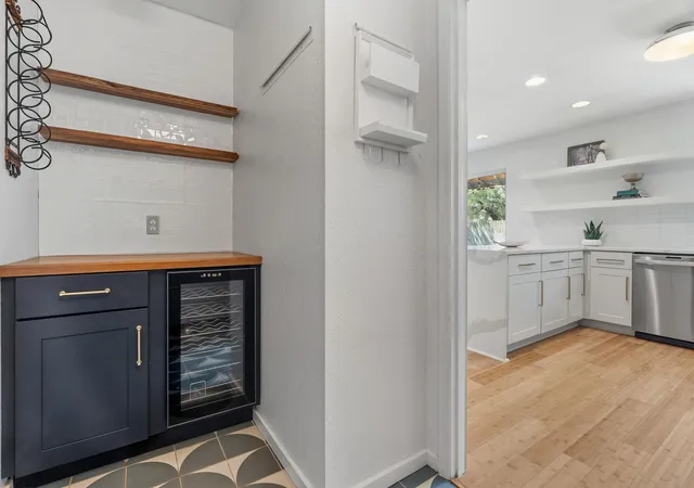 Photo 4 of Single family home for sale at 9104 Texas Oaks Dr, Austin, TX 78748 | MLS# 9679802 | Listing updated on 2026-10-27