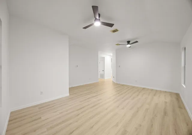Photo 4 of Single family home for sale at 11732 Maybach Dr, Del Valle, TX 78617 | MLS# 3333925 | Listing updated on 2026-10-01