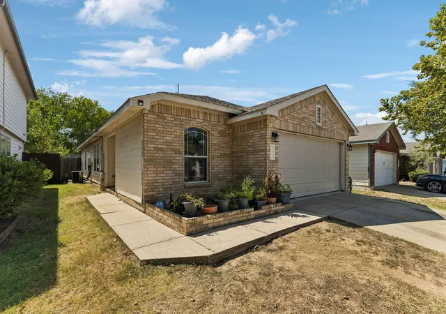 Photo 1 of Single family home for sale at 7209 Cayenne Ln, Austin, TX 78741 | MLS# 8189218 | Listing updated on 2026-09-30