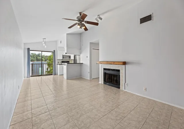 Photo 4 of Condo for sale at 106 E 30th Street #308, Austin, TX 78705 | MLS# 9989604 | Listing updated on 2026-10-04