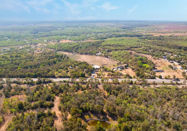 Photo 4 of Single family home for sale at 2777 Highway 21 W, Dale, TX 78616 | MLS# 6420094 | Listing updated on 2026-10-06