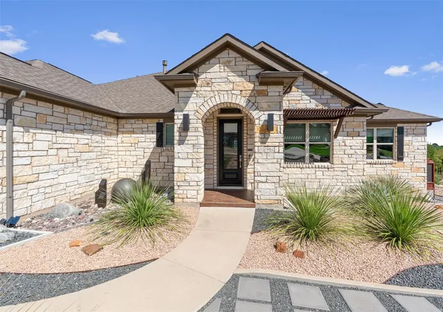 Photo 4 of Single family home for sale at 236 Standing Oak Dr, Georgetown, TX 78633 | MLS# 1979372 | Listing updated on 2026-10-09