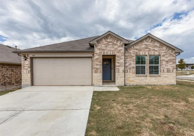 Photo 1 of Single family home for sale at 104 Pronghorn Cir, San Marcos, TX 78666 | MLS# 9425238 | Listing updated on 2026-10-13