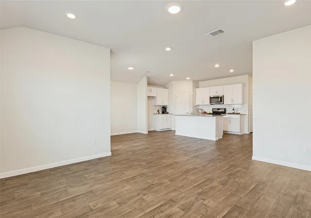 Photo 2 of Single family home for sale at 104 Pronghorn Cir, San Marcos, TX 78666 | MLS# 9425238 | Listing updated on 2026-10-13