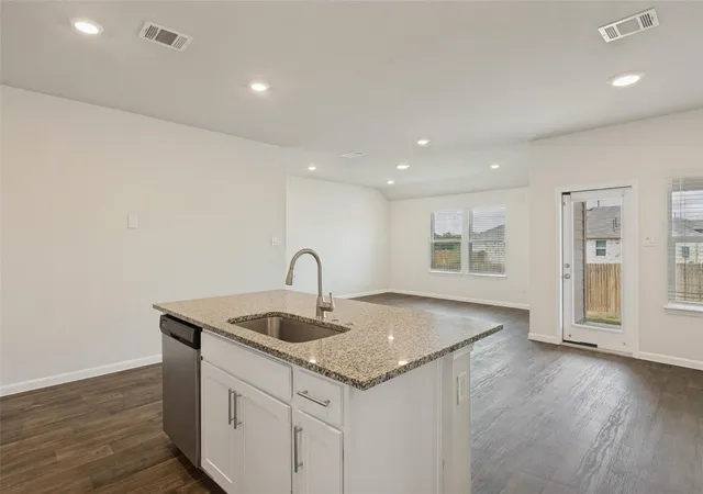 Photo 3 of Single family home for sale at 104 Pronghorn Cir, San Marcos, TX 78666 | MLS# 9425238 | Listing updated on 2026-10-13