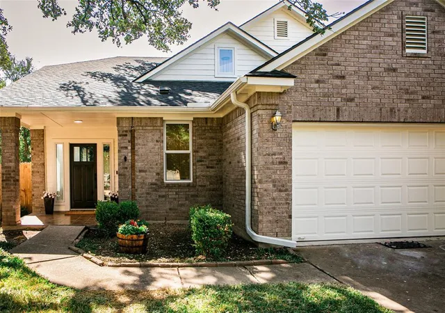 Photo 1 of Single family home for sale at 10316 Huxley St, Austin, TX 78748 | MLS# 5008731 | Listing updated on 2026-10-28