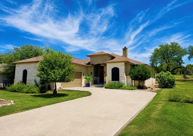 Photo 2 of Single family home for sale at 47 Doolittle Dr, Wimberley, TX 78676 | MLS# 6299494 | Listing updated on 2026-10-01