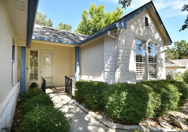 Photo 2 of Single family home for sale at 100 Bronco Cir, Georgetown, TX 78633 | MLS# 8175327 | Listing updated on 2026-10-30