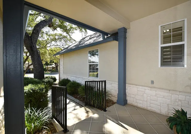 Photo 3 of Single family home for sale at 100 Bronco Cir, Georgetown, TX 78633 | MLS# 8175327 | Listing updated on 2026-10-30