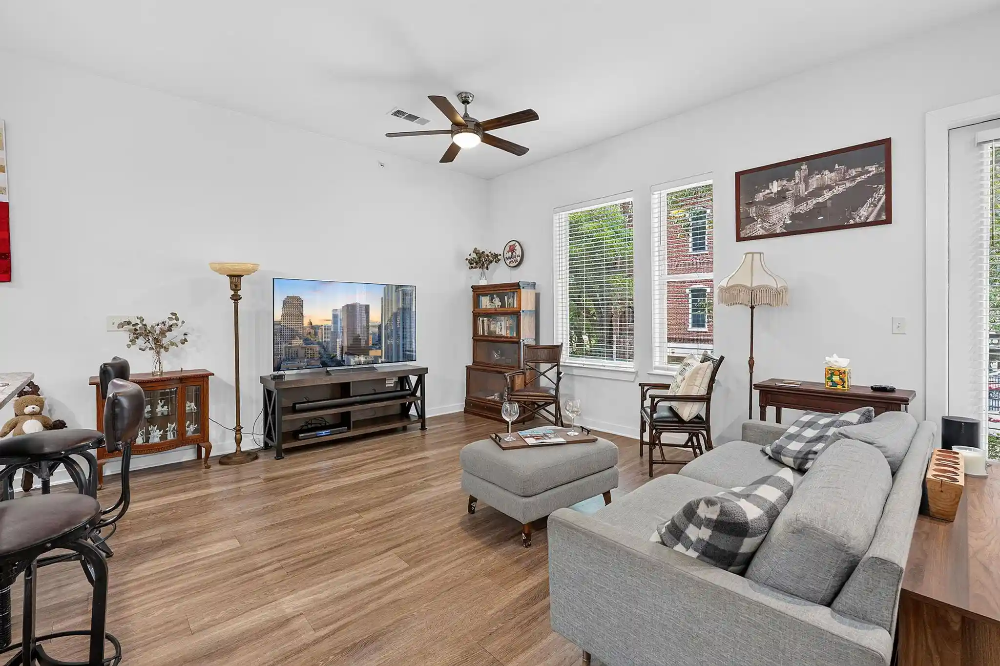 Listing Photo 2 - Condo for sale in 1900 Barton Springs Rd located at 1900 Barton Springs Rd, Austin, TX 78704 - Unit #2047