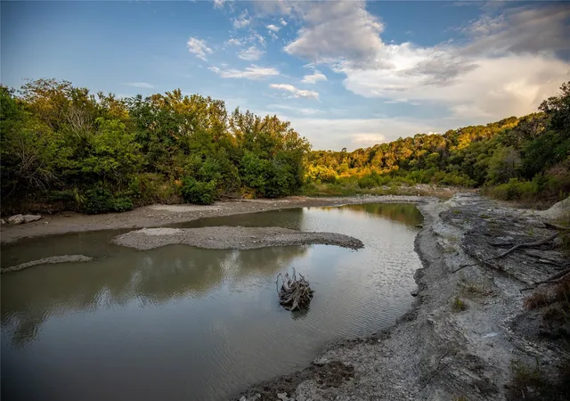 Land for sale at 124 Sea Smoke Cv, Liberty Hill, TX 78642 | MLS# 1667381
