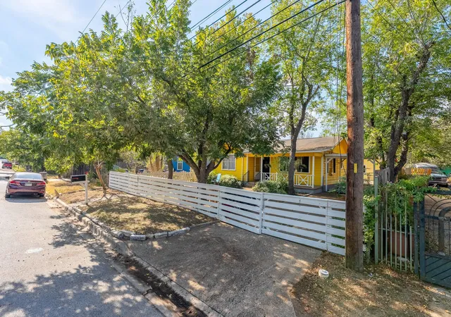 Photo 4 of Single family home for sale at 6107 Felix Ave, Austin, TX 78741 | MLS# 3770662 | Listing updated on 2026-10-03