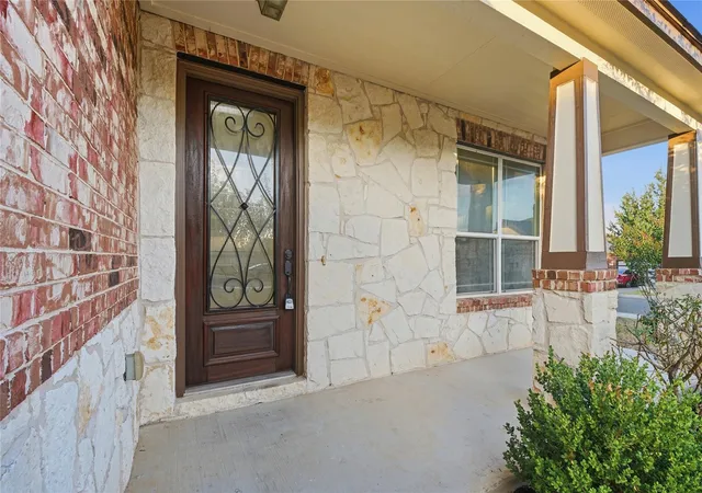 Photo 4 of Single family home for sale at 100 Quinton Cv, Kyle, TX 78640 | MLS# 8610404 | Listing updated on 2026-10-08