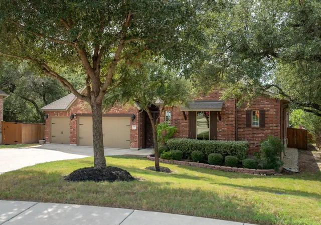 Photo 1 of Single family home for sale at 200 Lake Rim Cir, Georgetown, TX 78633 | MLS# 6562090 | Listing updated on 2026-10-18