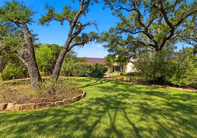 Photo 2 of Single family home for sale at 100 Derby Dr, Spicewood, TX 78669 | MLS# 5686843 | Listing updated on 2026-10-06