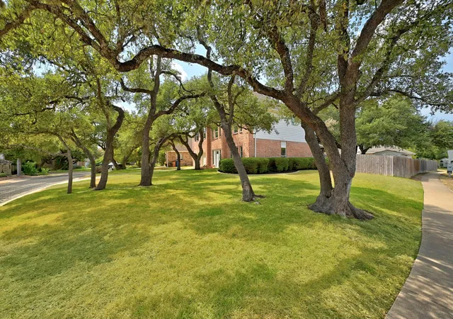 Photo 2 of Single family home for sale at 9100 Amanda Dr, Austin, TX 78729 | MLS# 9033946 | Listing updated on 2026-10-08