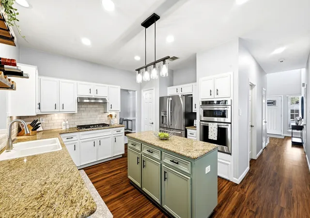 Photo 3 of Single family home for sale at 9100 Amanda Dr, Austin, TX 78729 | MLS# 9033946 | Listing updated on 2026-10-08