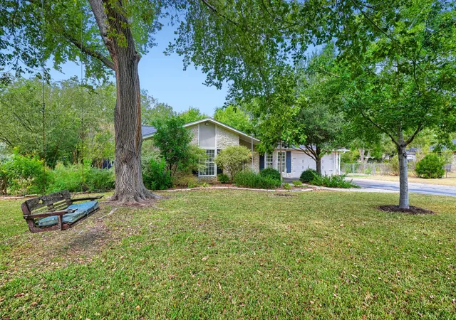 Photo 1 of Single family home for sale at 13100 Running Deer Trl, Manchaca, TX 78652 | MLS# 2300058 | Listing updated on 2026-10-08