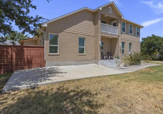 Photo 2 of Single family home for sale at 1106 Greenlawn Blvd, Round Rock, TX 78664 | MLS# 6168146 | Listing updated on 2026-10-08
