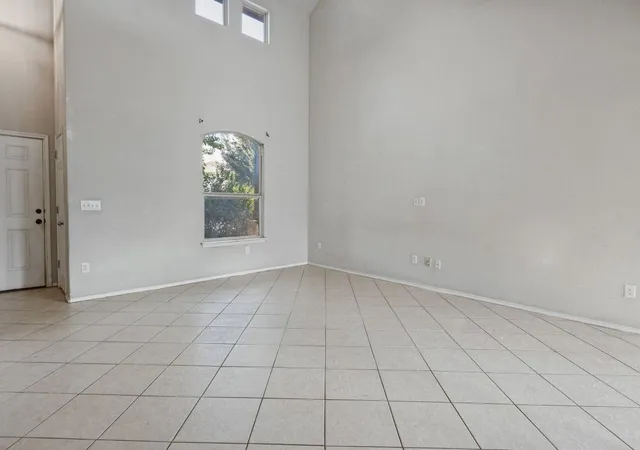 Photo 3 of Single family home for sale at 512 Eagle Brk Ln, Buda, TX 78610 | MLS# 3135941 | Listing updated on 2026-10-01