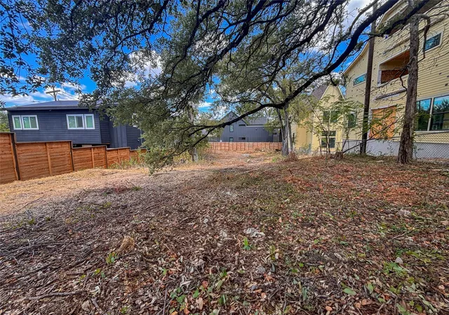 Photo 1 of Land for sale at 4602 Santa Anna St, Austin, TX 78721 | MLS# 7463708 | Listing updated on 2026-09-30